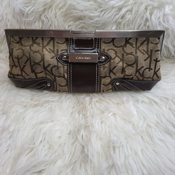 𝅺Calvin Klein small signature jacquard logo silver top closure clutch purse - Picture 1 of 6